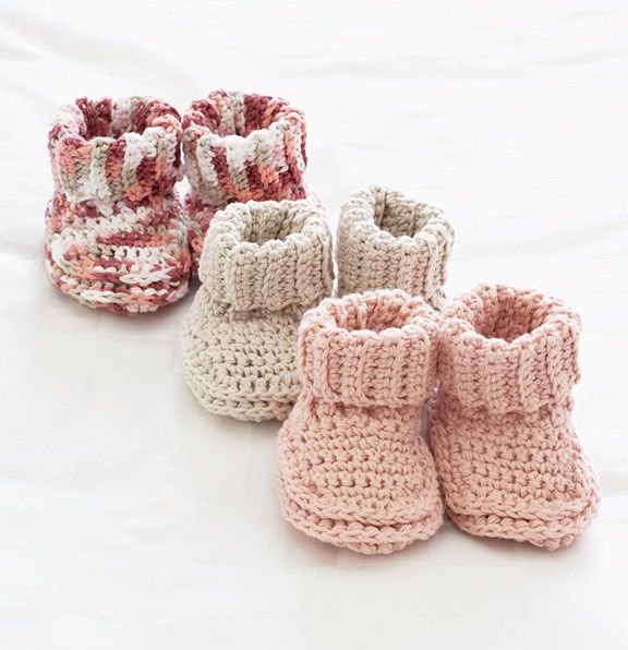 Mary Maxim - Free Knit or Crochet Baby Booties Patte