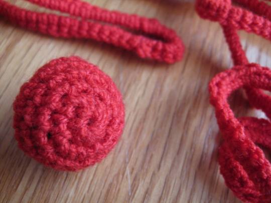 Parallax Knitting · Tutorial: crochet butto