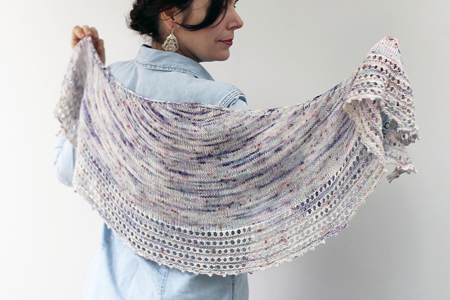 15 Beautiful Knitted Shawls for Beginne