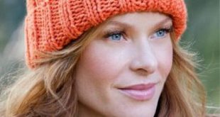 Beginner Hat Knitting Pattern | FaveCrafts.c