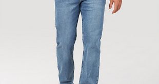 Wrangler® Men's Five Star Premium Performance Series Relaxed Fit .